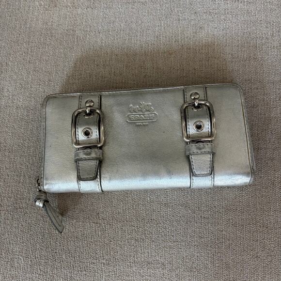 Vintage Coach Wallet Silver Soho Zoe Metallic Zip Around - Picture 2 of 7